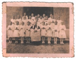 Pierwsza Komunia św. dnia 15.08.1949r. - dziewczyny. Zdjęcie udostępnione przez rodzinę Wardenga ze Sławikowa.