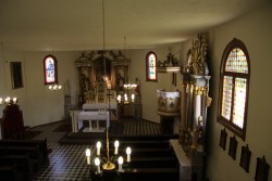 Widok na wnętrze kościoła z chóru muzycznego po remoncie