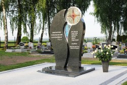 Pomnik ofiar tragedii na Odrze. Sławików, 16.05.2015r. - zdjecie 30