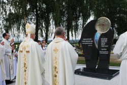 Pomnik ofiar tragedii na Odrze. Sławików, 16.05.2015r. - zdjecie 57