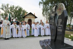 Pomnik ofiar tragedii na Odrze. Sławików, 16.05.2015r. - zdjecie 61