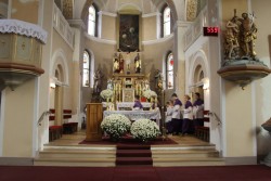 Nabożeństwo za zmarłych w kościele parafialnym w Sławikowie
