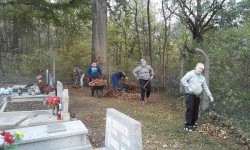 Sprzątanie cmentarza jesień 2018r. - zdjecie 11