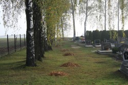 Sprzątanie cmentarza jesień 2019r. - zdjecie 36