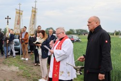 Nowy krzyż w Lasakach 2022 r. - zdjecie 66