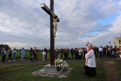 Nowy krzyż w Lasakach 2022 r. - zdjecie 77