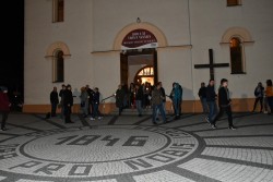 Droga Krzyżowa ulicami Sławikowa 2023r. - JUBILEUSZOWA - zdjecie 17