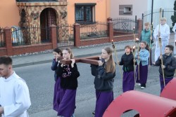 Droga Krzyżowa ulicami Sławikowa 2025 r. - zdjecie 69