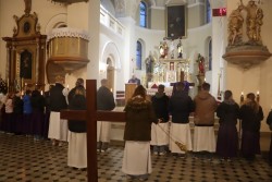 Droga Krzyżowa ulicami Sławikowa 2026 r. - zdjecie 3