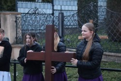 Droga Krzyżowa ulicami Sławikowa 2026 r. - zdjecie 10