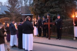 Droga Krzyżowa ulicami Sławikowa 2026 r. - zdjecie 24